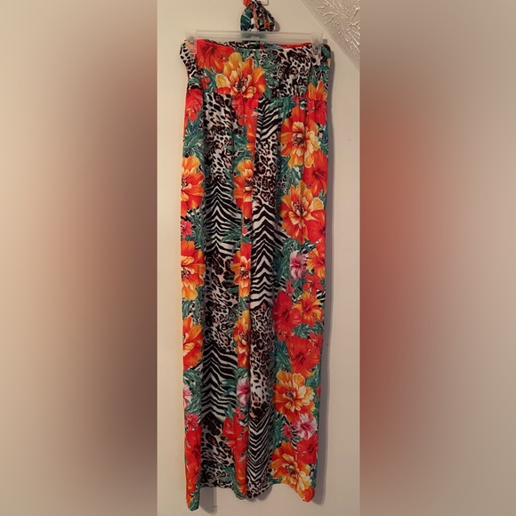 SHEIN SEXY Plus Floral & Zebra, Leopard Print
Halter Neck Jumpsuit - Picture 5 of 6